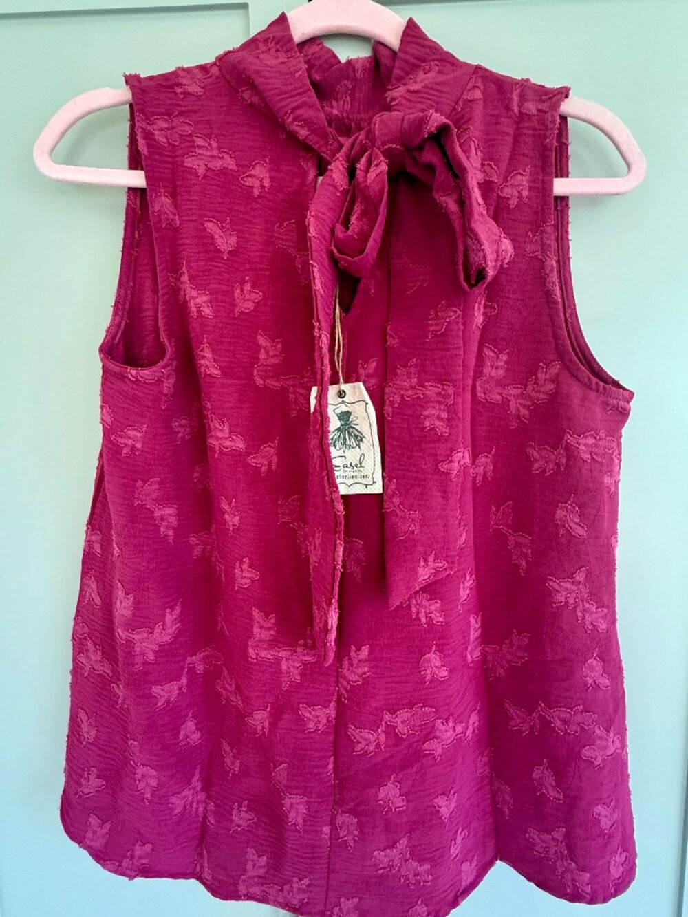 NWT Easel Tie-Neck Sleeveless Top - Small